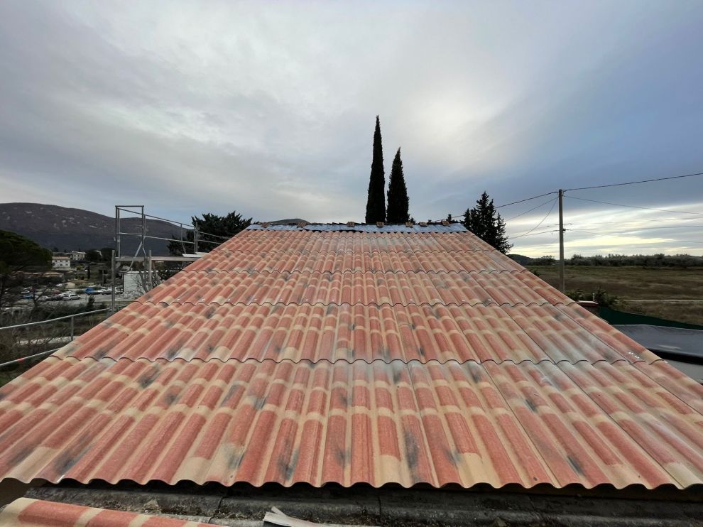 Rénovation d'une couverture de bâtiment dans la Drôme